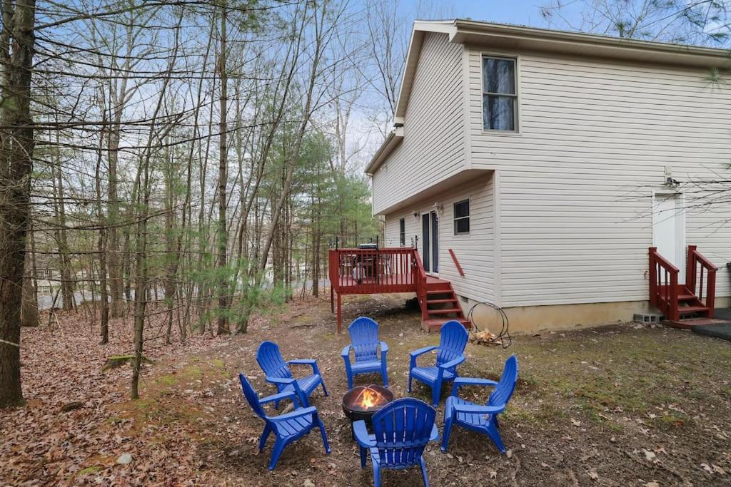 Holiday home 15 Min To Resorts, Dog Friendly, Cozy 3 Bedroom Game Area & Fire Pit *