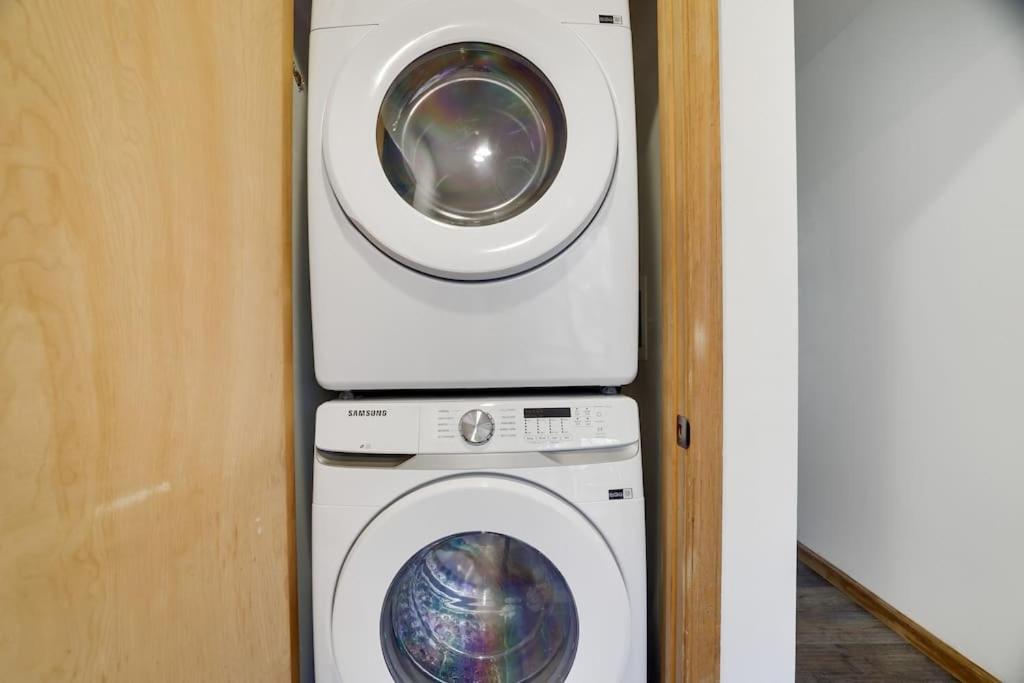 Holiday home 15 Min To Resorts, Dog Friendly, Cozy 3 Bedroom Game Area & Fire Pit